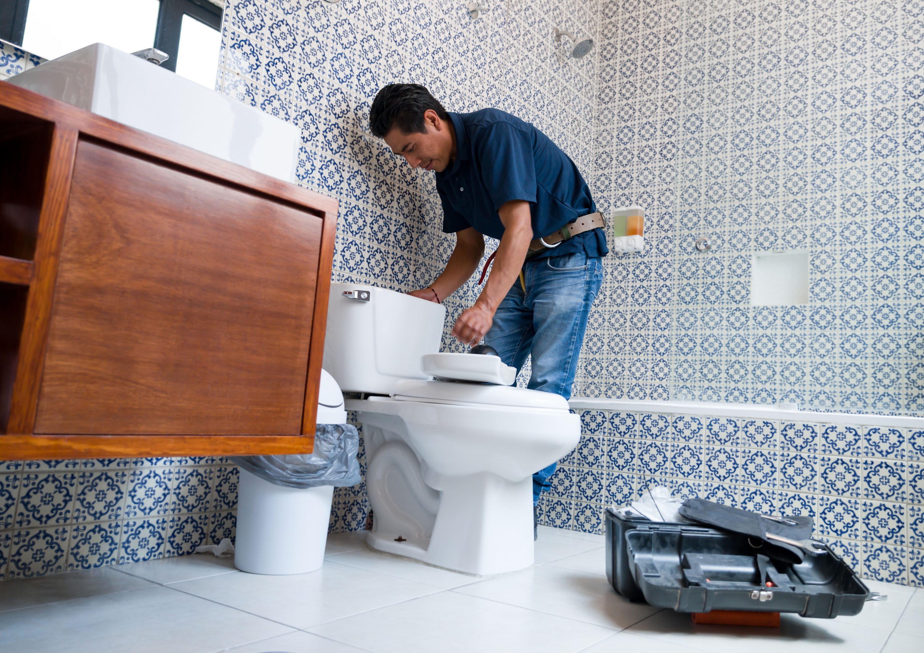 Top Reasons Toilets Leak (and How Colorado Plumbers Fix Them)